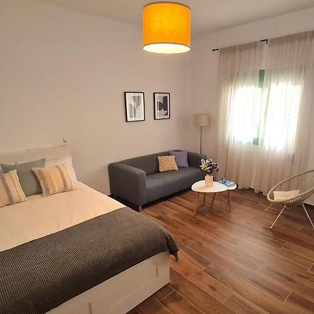 Yannis Guest House Aegina エクステリア 写真