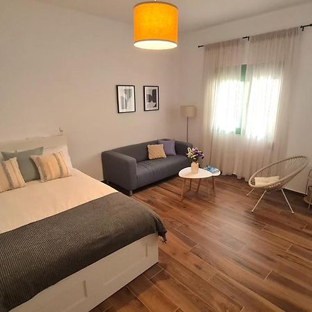 Yannis Guest House Aegina エクステリア 写真