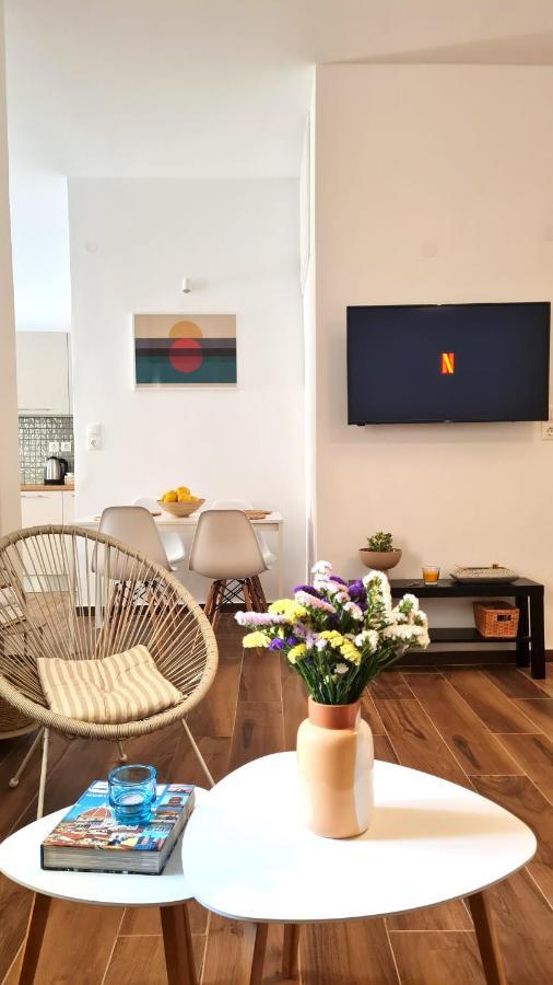 Yannis Guest House Aegina エクステリア 写真